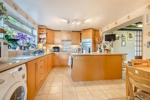 4 bedroom detached house for sale, Ross Road, Newent GL18