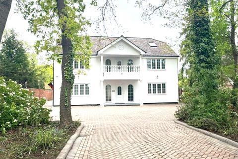 6 bedroom detached house to rent, Winkfield Road, Windsor SL4