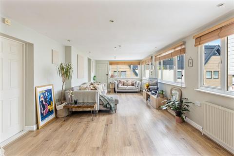 undefined, Embankment Road, Kingsbridge
