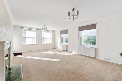 2 bedroom flat for sale, West Parade, Worthing, West Sussex, BN11