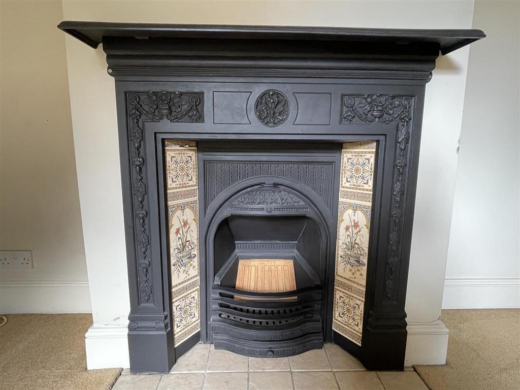 Hamilton Road, Salisbury SP1 2 bed terraced house for sale £258,500