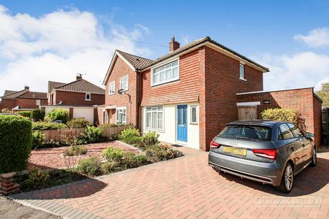 2 bedroom semi-detached house to rent, Priory Lane, West Molesey KT8