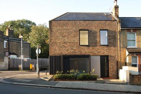 20 Oakdale Road, London, SE15 3BW