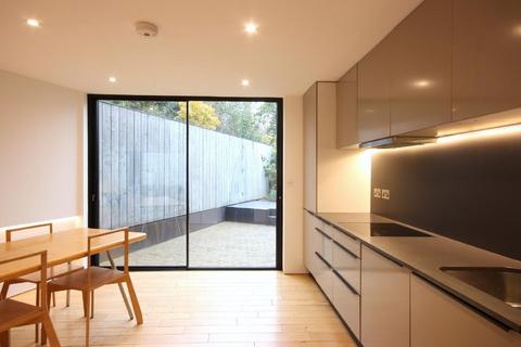 20 Oakdale Road, London, SE15 3BW