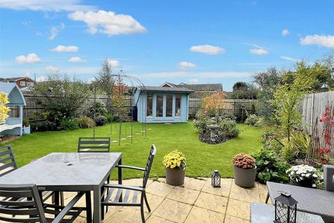 2 bedroom detached bungalow for sale, Pendine Gardens, Eastbourne