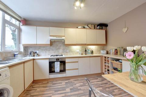 undefined, Upton Close, Henley-On-Thames