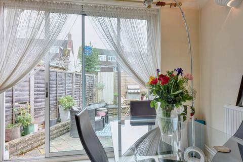 undefined, Upton Close, Henley-On-Thames