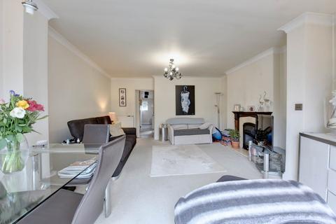 undefined, Upton Close, Henley-On-Thames