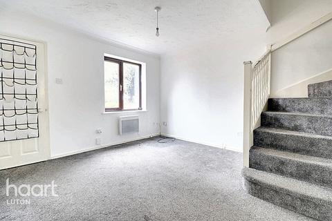 2 bedroom terraced house for sale, Cromer Way, Luton