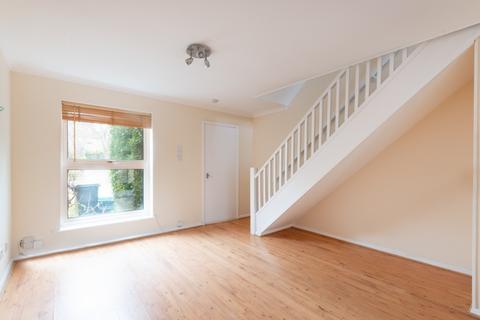 2 bedroom house to rent, Willmore End, Wimbledon, SW19