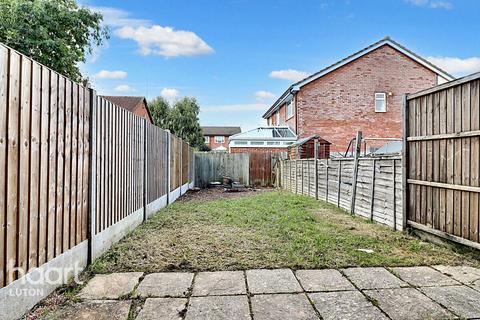 2 bedroom terraced house for sale, Rookery Drive, Luton