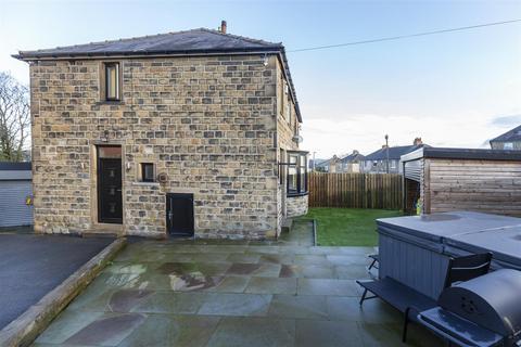 3 bedroom semi-detached house for sale, Long Grove Avenue, Huddersfield