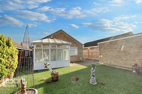 2 bedroom bungalow for sale, Orwell Close, Bedford