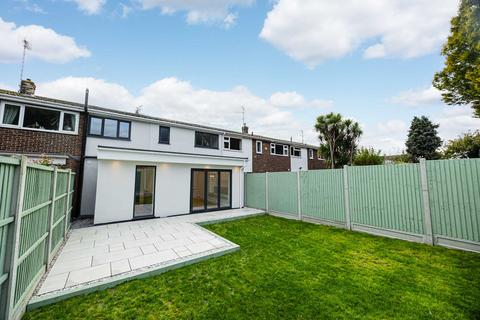 4 bedroom terraced house for sale, Whitehouse Meadows, Leigh-on-sea, SS9