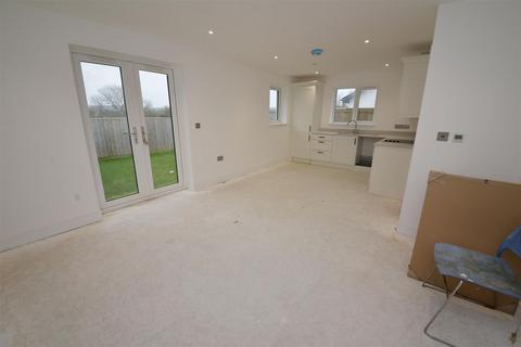 2 bedroom semi-detached bungalow for sale, 17 The Paddock, Penally