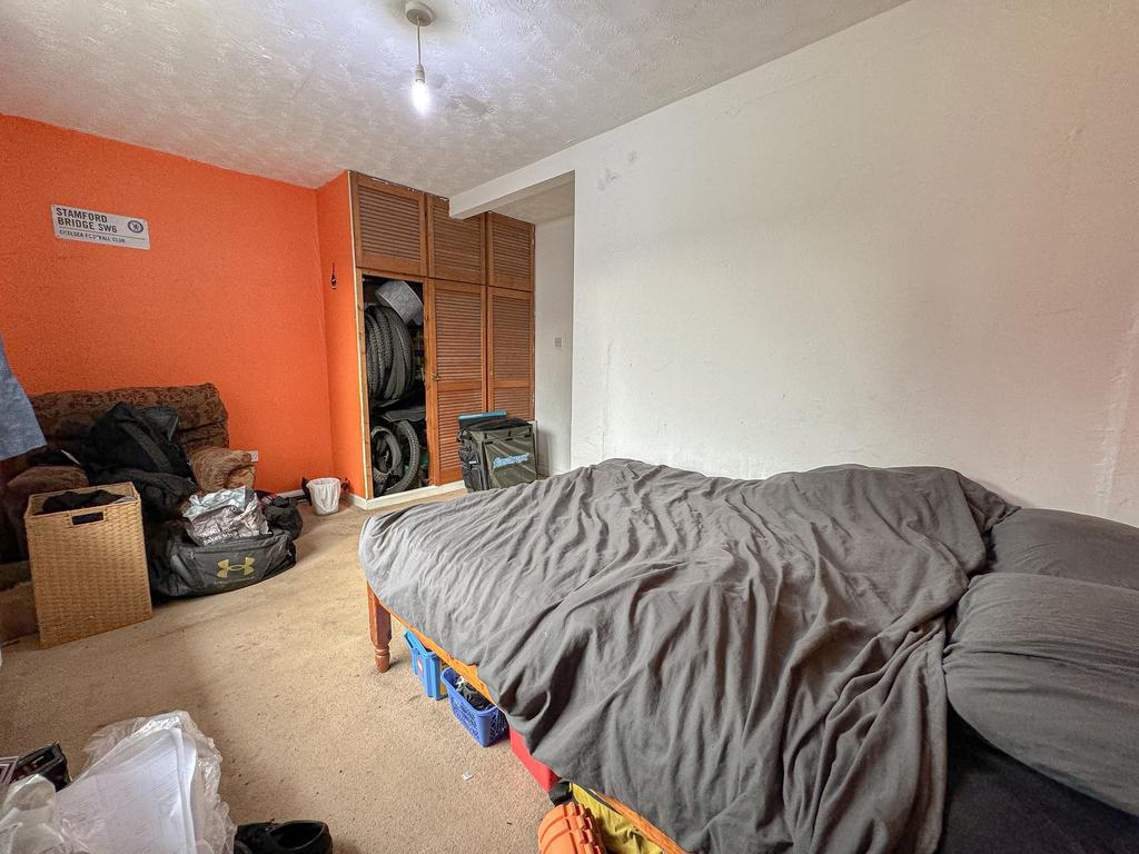 Bed 2 (2)