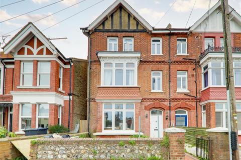 Warwick Gardens, Worthing, BN11