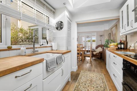 168 Alcester Road, Studley, B80 7NY