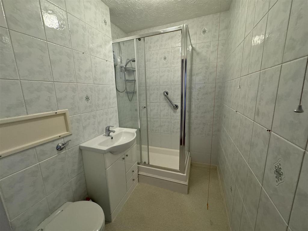 Shower Room .jpg