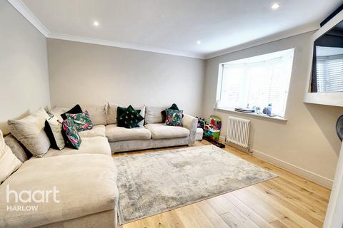 67 Fennells, Harlow, CM19 4RN