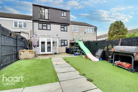 67 Fennells, Harlow, CM19 4RN