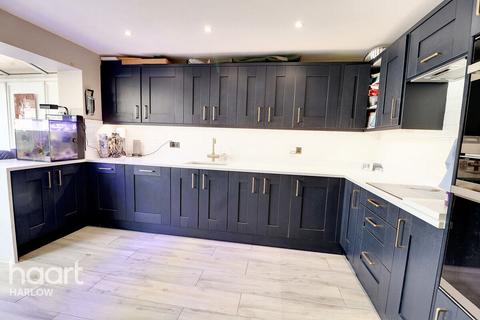 67 Fennells, Harlow, CM19 4RN