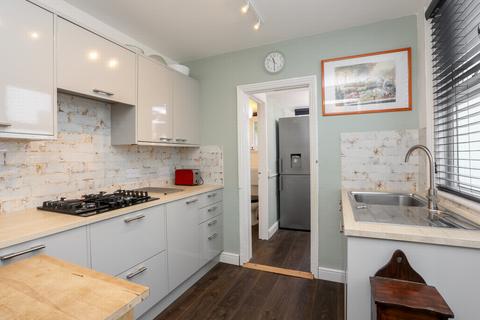 10 Cylinder Road, Saltwood, Hythe, CT21 4QG