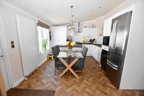 2 bedroom park home for sale, Deers Court, Three Legged Cross, Wimborne, BH21