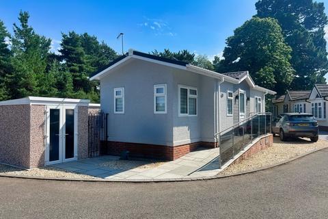 2 bedroom park home for sale, Lone Pine Park, Ferndown, Dorset, BH22