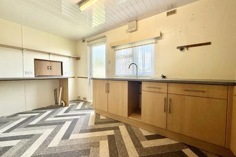2 bedroom park home for sale, Selwood Park, Weymans Avenue, Kinson, Bournemouth, BH10