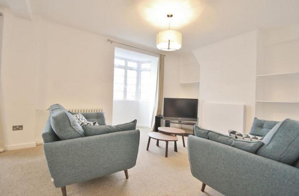 Harewood Avenue, London NW1 3 bed apartment to rent £4,420 pcm (£