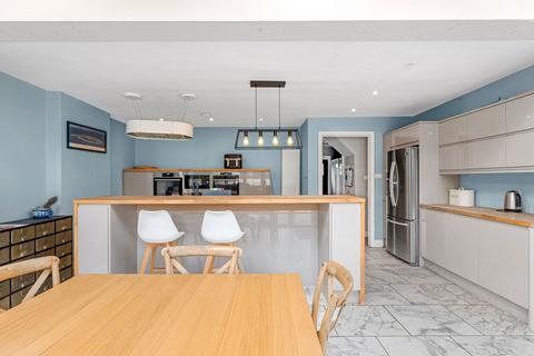 15 The Glade, Epsom, KT17 2HN