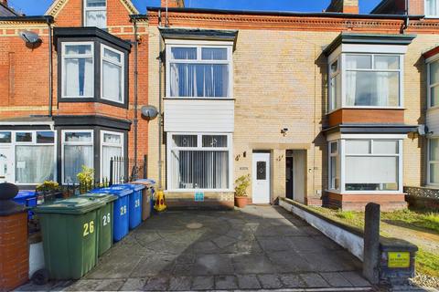 6 bedroom terraced house for sale, Horsforth Avenue, Bridlington