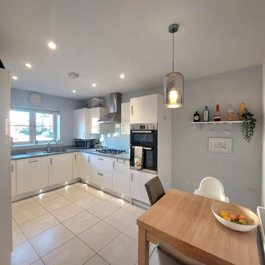Holdenby Lane, Earls Barton... 3 bed semidetached house for sale £