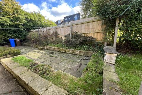 2 bedroom detached bungalow to rent, Ringstead Avenue, Crosspool, Sheffield