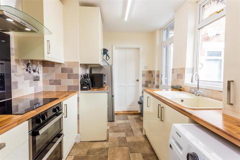 2 bedroom apartment for sale, King John Terrace, Heaton, Newcastle Upon Tyne