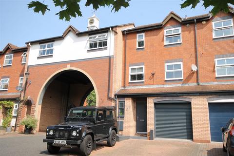 4 bedroom terraced house for sale, Trinity Courtyard, St Peters Basin, Newcastle Upon Tyne