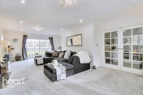 5 bedroom detached house for sale, Powers Hall End, Witham