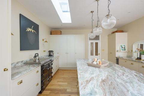 40 Brooklands Avenue, Sheffield, S10 4GD