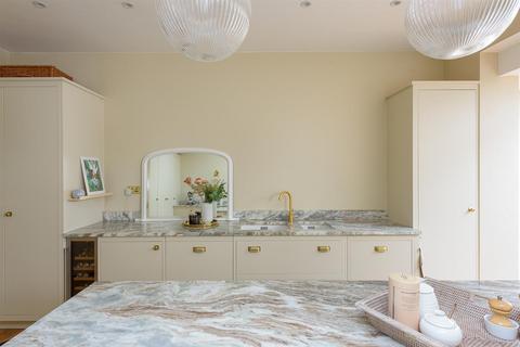 40 Brooklands Avenue, Sheffield, S10 4GD