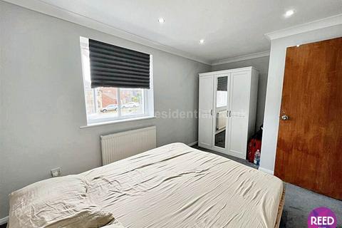 97 Curling Lane, Badgers Dene, Grays, RM17 5JJ