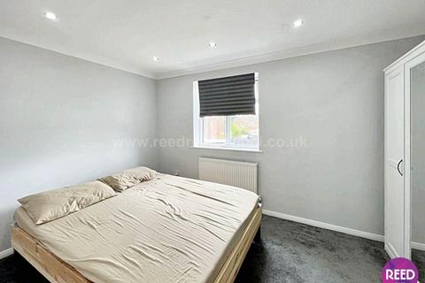 97 Curling Lane, Badgers Dene, Grays, RM17 5JJ