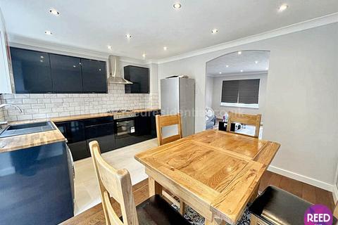 97 Curling Lane, Badgers Dene, Grays, RM17 5JJ