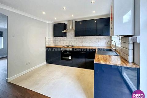 99 Curling Lane, Badgers Dene, Grays, RM17 5JJ