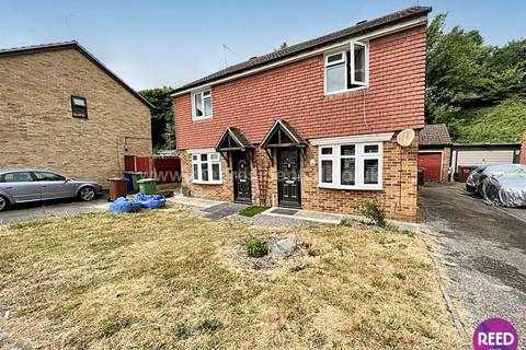99 Curling Lane, Badgers Dene, Grays, RM17 5JJ