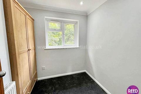 99 Curling Lane, Badgers Dene, Grays, RM17 5JJ