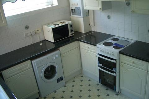 2 bedroom flat to rent, Flat 5, Elizabeth Court, Metchley Lane, B17 0JH