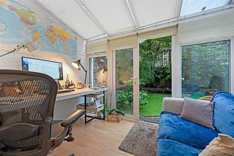 1 bedroom flat for sale, Bolingbroke Road, London W14