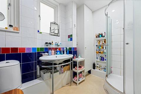 28d Bolingbroke Road, London, W14 0AL