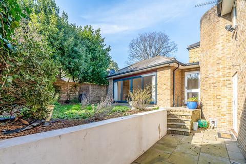 61 Paragon Place, London, SE3 0SP